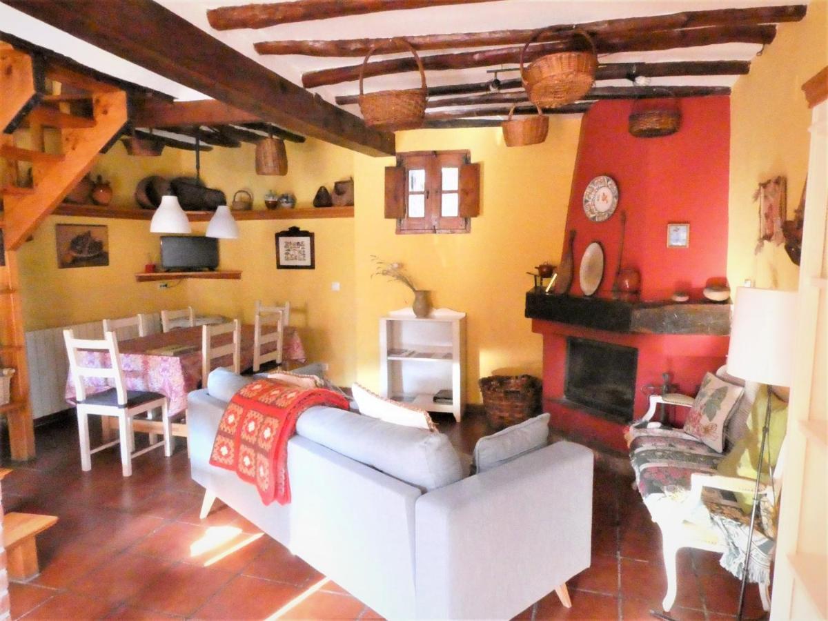 Casas de trevijano Cañon del rio leza jardin y barbacoa Soto en Cameros Exterior foto