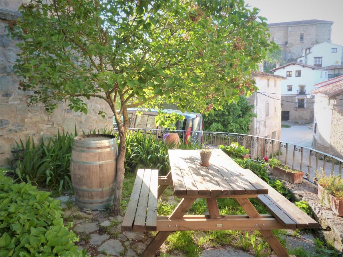 Casas de trevijano Cañon del rio leza jardin y barbacoa Soto en Cameros Exterior foto