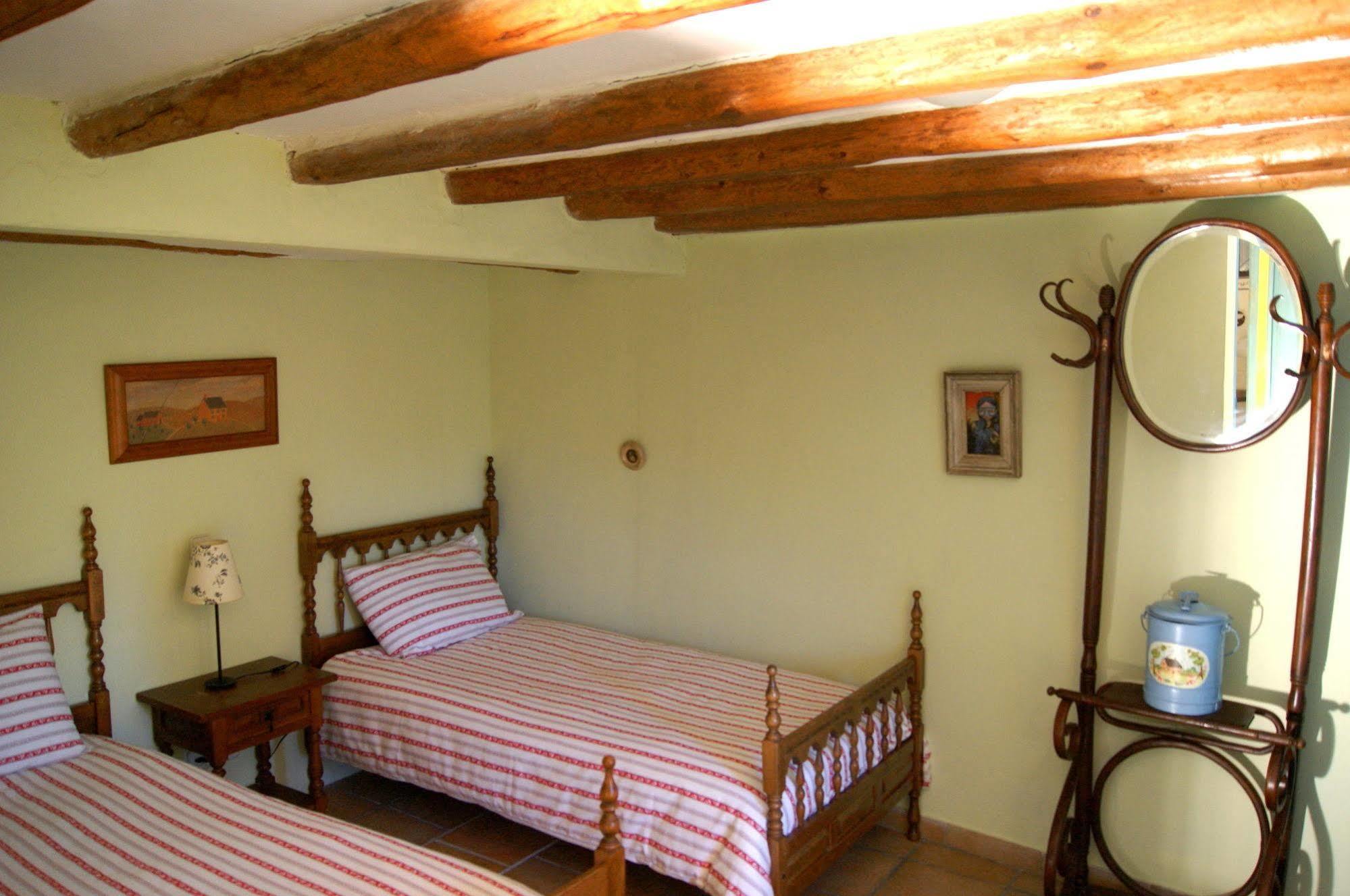 Casas de trevijano Cañon del rio leza jardin y barbacoa Soto en Cameros Exterior foto